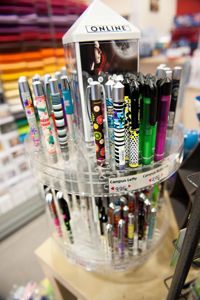 Auswahl an Füllern und Kugelschreibern